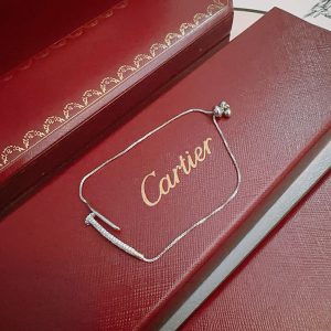 カルティエ ブレスレット 芸能人