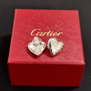 カルティエ ピアス 芸能人