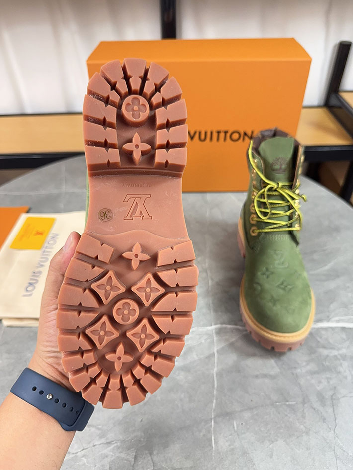 最高級ルイヴィトンスーパーコピー LV × Timberland 6-IN アンクルブーツ ノワール ブーツ 靴 2522900 N品 ティンバーランド ヴィトン 値段 - 画像 (4)