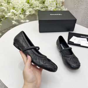 シャネル メリージェーン 値段