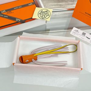 エルメス チャーム 定価