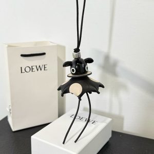 ロエベ チャーム アウトレット