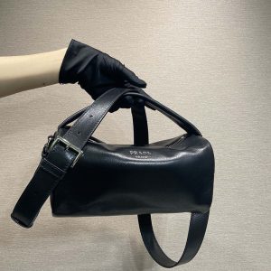 プラダミニショルダーバッグ