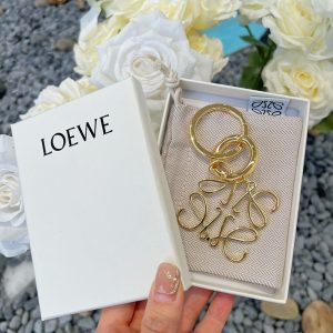 ロエベ チャーム アウトレット