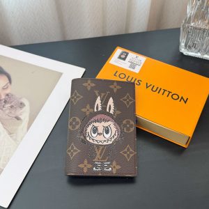 ルイヴィトン パスポートケース Labubu