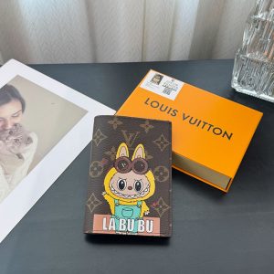 ルイヴィトン パスポートケース レディース