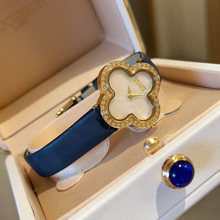 最高級ヴァンクリーフスーパーコピー ヴァンクリーフ&アーペル レディース時計 アルハンブラ スモールモデル ダイヤベゼル クォーツ VCARM95900 - 画像 (7)