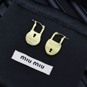 miumiu ピアス 値段