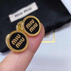 miumiu ピアス 値段