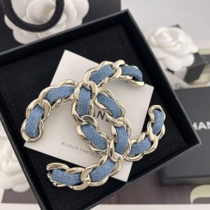 シャネル 風 ブローチ