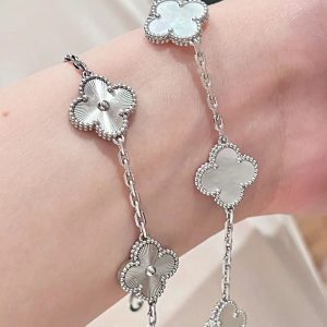 ヴァンクリーフ ブレスレット 人気