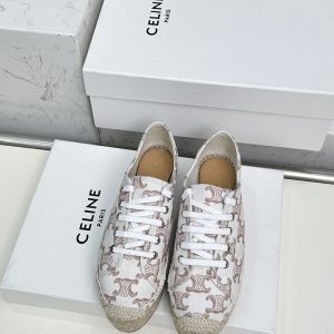 セリーヌ スニーカーコーデ