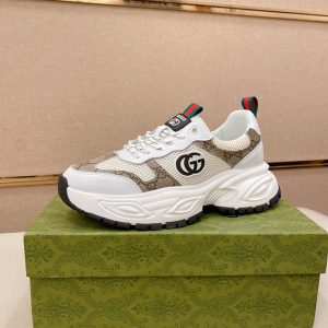 グッチ スニーカー アウトレット