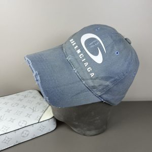 バレンシアガ キャップ 芸能人