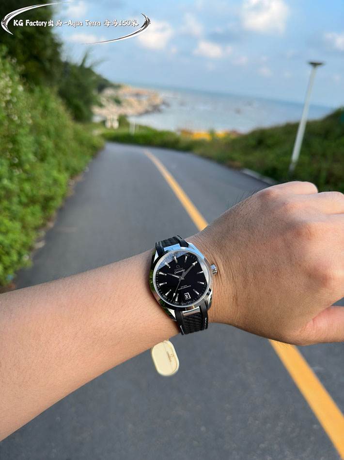 最高級オメガスーパーコピー オメガ時計コピー シーマスター アクアテラ コーアクシャル マスタークロノメーター 220.12.41.21.01.001 メンズ - 画像 (7)