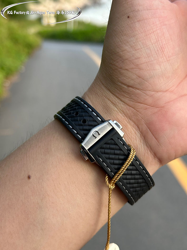 最高級オメガスーパーコピー オメガ時計コピー シーマスター アクアテラ コーアクシャル マスタークロノメーター 220.12.41.21.01.001 メンズ - 画像 (2)