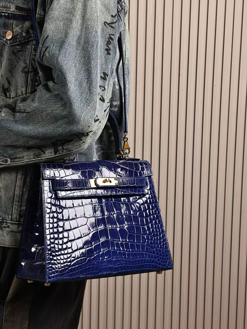 エルメスコピー HERMES ケリー28 外縫い ブルーエレクトリック クロコダイル アリゲーターマット ゴールド金具 2524008 - 画像 (3)