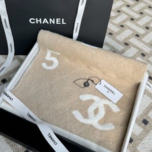 CHANEL マフラー 新作