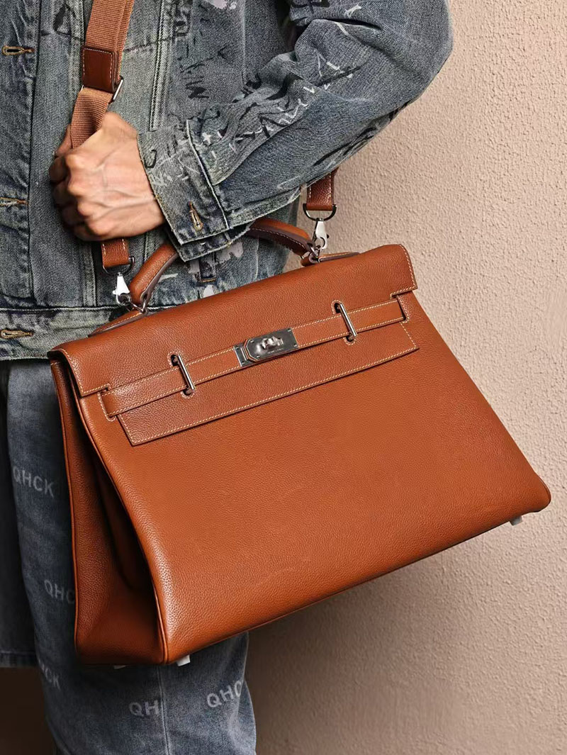 エルメス メンズバッグ 新作 HERMES マキシケリー 42cm 内縫い ゴールド バレニア シルバー金具 2524045 - 画像 (2)