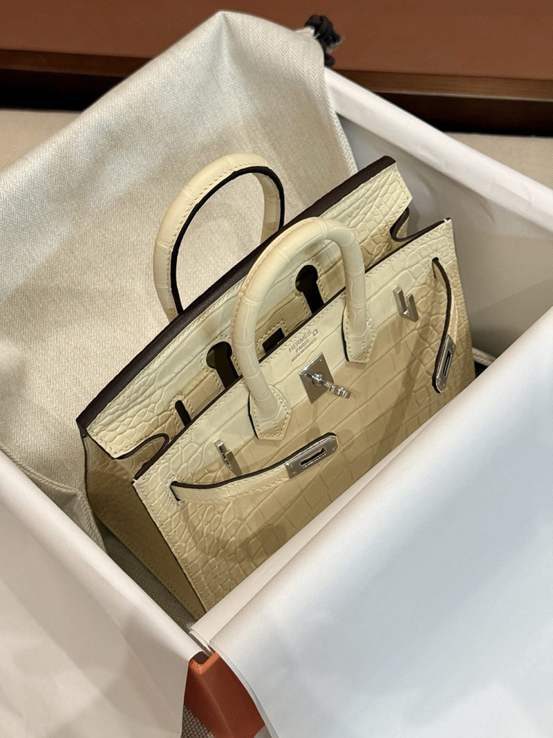 エルメスコピー バーキン20 定価 HERMES バーキン 20 セリエ ヴァニラ クロコダイル アリゲーターマット シルバー金具 2524124 - 画像 (2)