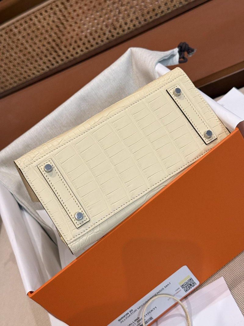 エルメスコピー バーキン20 定価 HERMES バーキン 20 セリエ ヴァニラ クロコダイル アリゲーターマット シルバー金具 2524124 - 画像 (13)