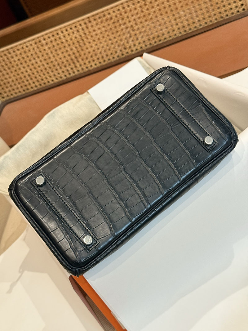 エルメスコピー バーキン25 黒 新品 HERMES バーキン25 黒 ブラック クロコダイル アリゲーターマット シルバー金具 2524126 - 画像 (18)