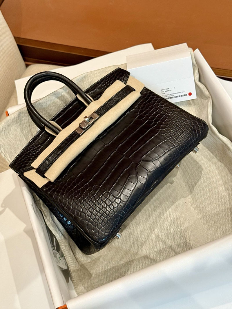 エルメスコピー バーキン25 黒 新品 HERMES バーキン25 黒 ブラック クロコダイル アリゲーターマット シルバー金具 2524126 - 画像 (16)