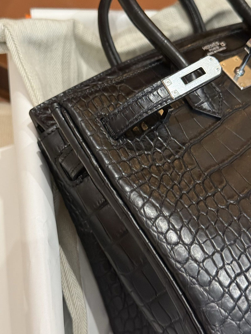エルメスコピー バーキン25 黒 新品 HERMES バーキン25 黒 ブラック クロコダイル アリゲーターマット シルバー金具 2524126 - 画像 (13)