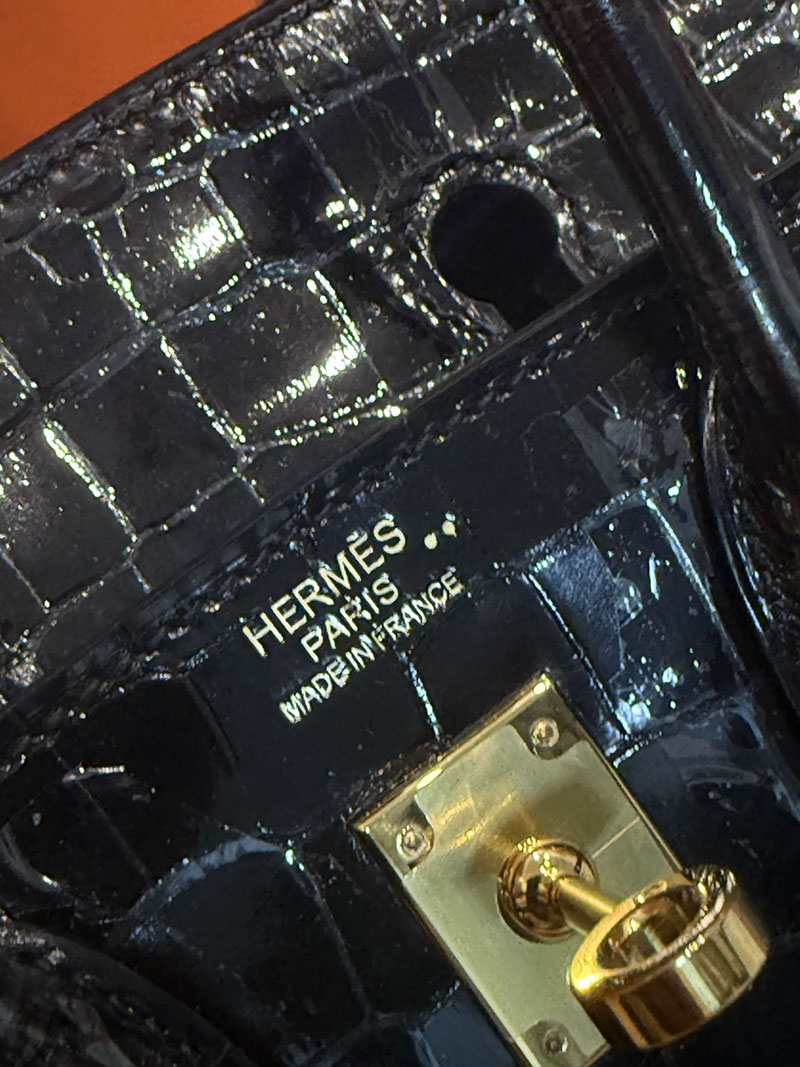 エルメスバッグバーキン定価 バーキン25 黒 ブラック クロコダイル ニロティカスマット ゴールド金具 2524158 - 画像 (2)