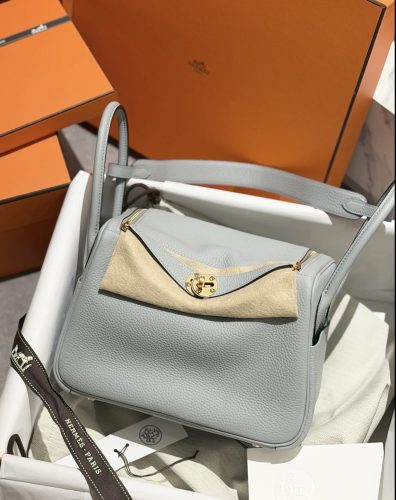 エルメス バッグ ショルダー リンディミニ 定価 HERMES ミニリンディ アズール トリヨンクレマンス ゴールド金具 2524532 photo review