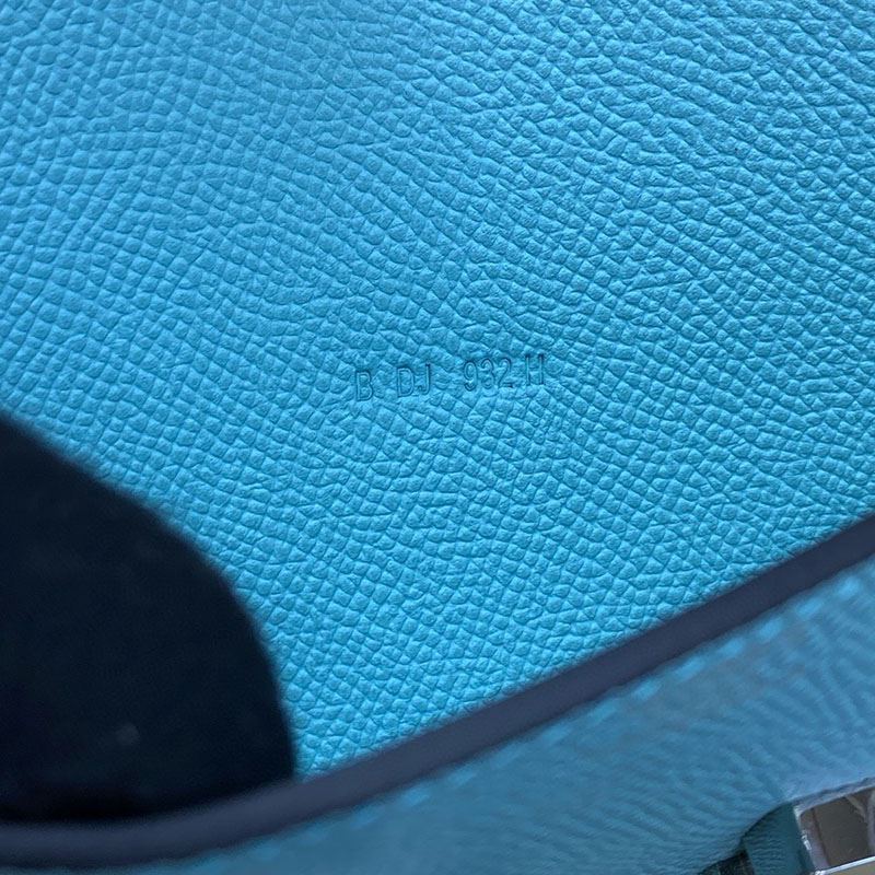 エルメス コンスタンス ロング 定価 HERMES コンスタンスロング トゥーゴー ブルーアトール ヴォーエプソン シルバー金具 2524232 - 画像 (5)