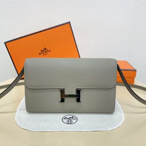 エルメス コンスタンス ロング 定価