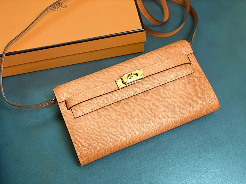 エルメス ケリーウォレット ロング 定価