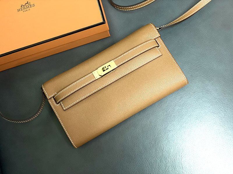 エルメス ケリーウォレット ロング 定価