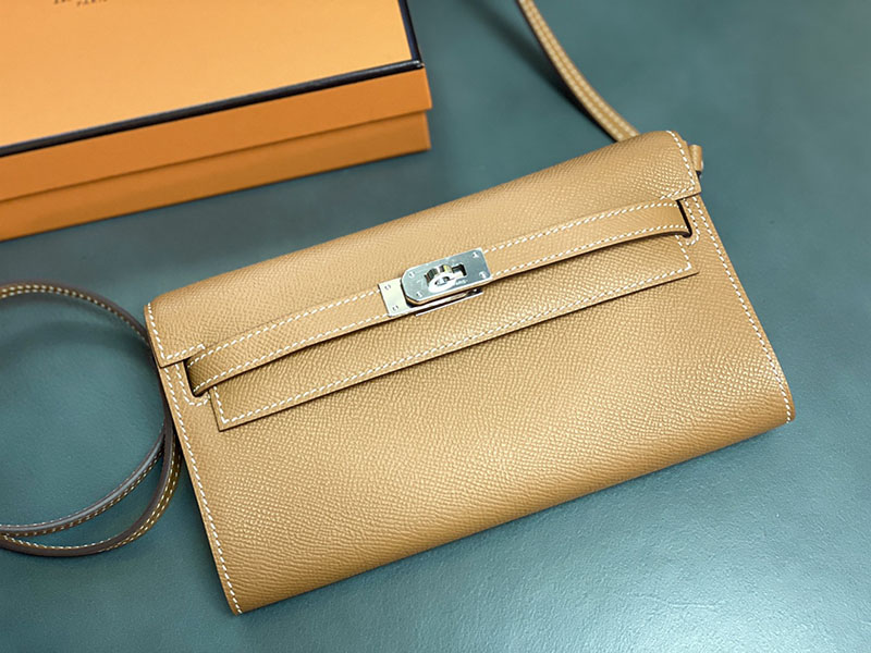 エルメス ケリー トゥー ゴー 定価