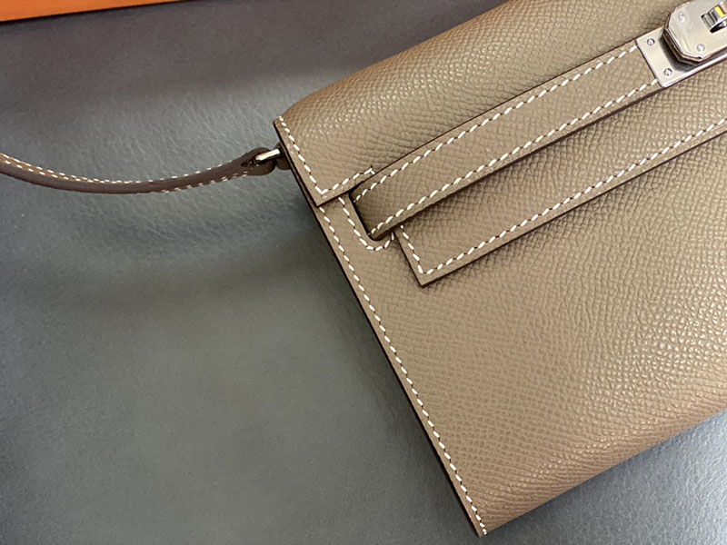 エルメス ケリー トゥー ゴー 定価 HERMES ケリーウォレット ロング トゥーゴー エトゥープ ヴォーエプソン シルバー金具 2524343 - 画像 (9)