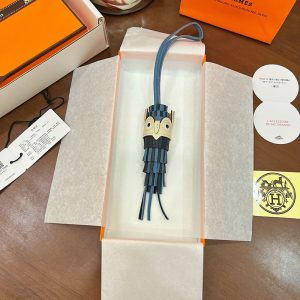 バッグチャーム 大人 ブランド