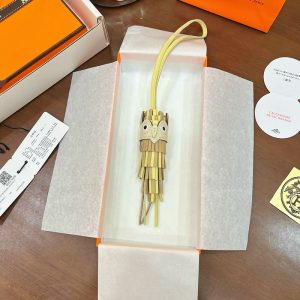 バッグチャーム 流行り