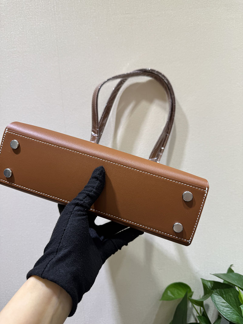 エルメス新作バッグ 2025 HERMES タブリエ・セリエ ゴールド ヴァッシュ・ハンター/ヴォー・スウィフト/トワル・ミリテール シルバー金具 2524458 - 画像 (4)