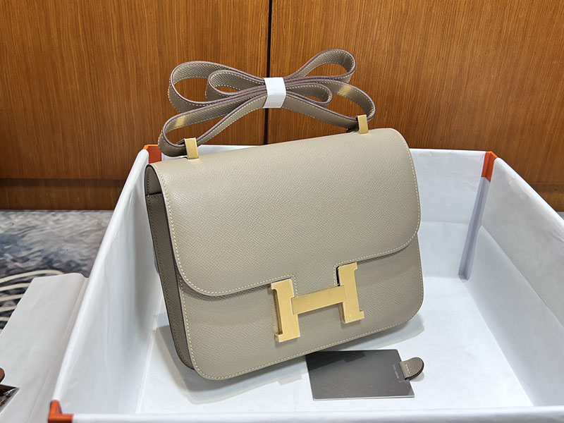 エルメススーパーコピー コンスタンス24 定価 HERMES コンスタンス1 24MM トゥルティエールグレー ヴォーエプソン シルバー金具 2524476 - 画像 (9)