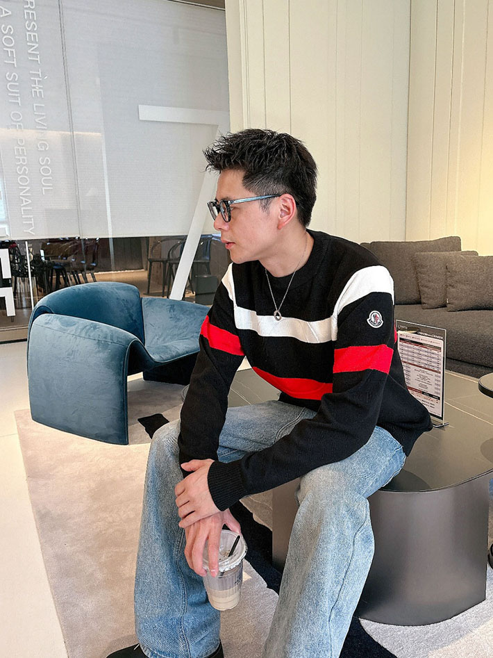 最高級モンクレールスーパーコピー モンクレールトレーナーコピー セーター ブラック/ホワイト/レッド 2524609 モンクレール 服 メンズ - 画像 (6)