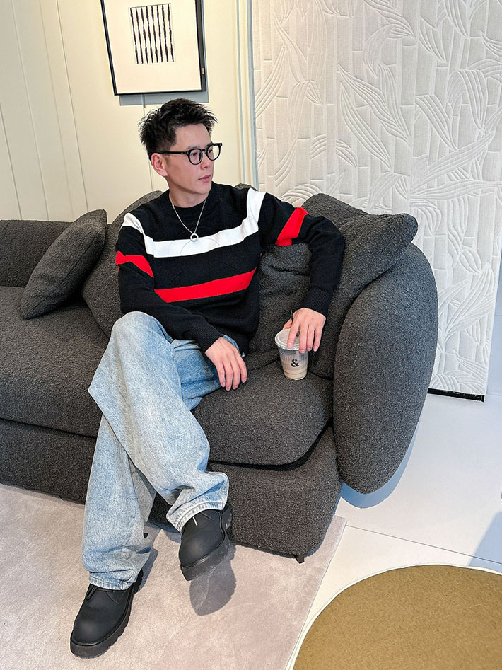 最高級モンクレールスーパーコピー モンクレールトレーナーコピー セーター ブラック/ホワイト/レッド 2524609 モンクレール 服 メンズ - 画像 (5)