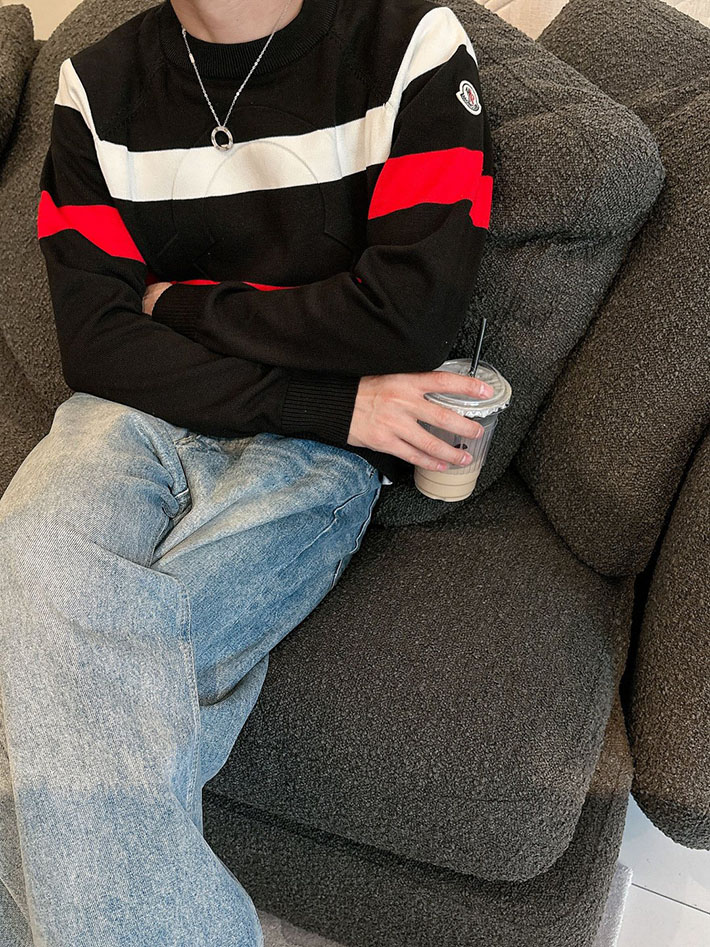 最高級モンクレールスーパーコピー モンクレールトレーナーコピー セーター ブラック/ホワイト/レッド 2524609 モンクレール 服 メンズ - 画像 (4)