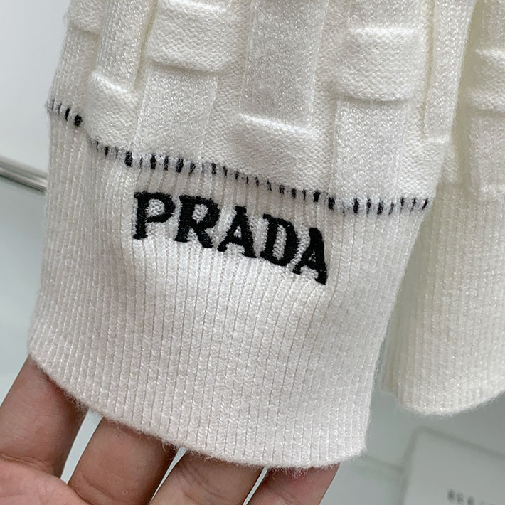 最高級プラダスーパーコピー PRADA 長袖スウェット ロゴ トライアングルモチーフ ホワイト 2524736 プラダ ニット レディース - 画像 (4)