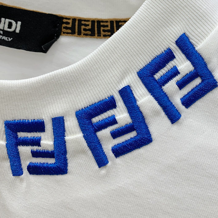 最高級フェンディスーパーコピー キッズ 子供服 ジュニア ユニセックス可 トップス ロンT 長袖Tシャツ ホワイト 2524756 FENDI Tシャツ アウトレット - 画像 (6)