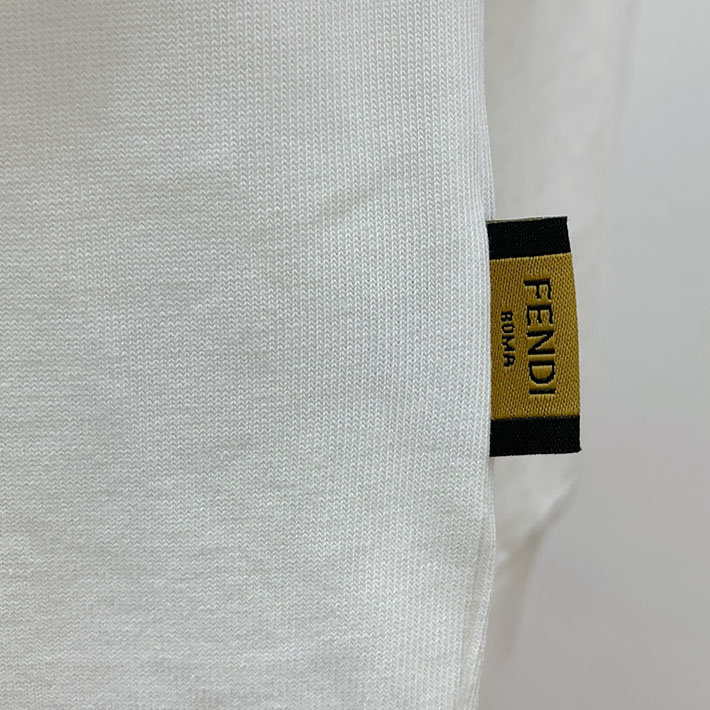 最高級フェンディスーパーコピー キッズ 子供服 ジュニア ユニセックス可 トップス ロンT 長袖Tシャツ ホワイト 2524756 FENDI Tシャツ アウトレット - 画像 (5)