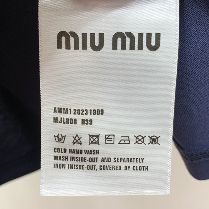 最高級MiuMiuスーパーコピー MiuMiu Tシャツ 長袖 カットソー コットン ロゴT クルーネック ブルー 2524759 Miumiu Tシャツ アウトレット - 画像 (3)