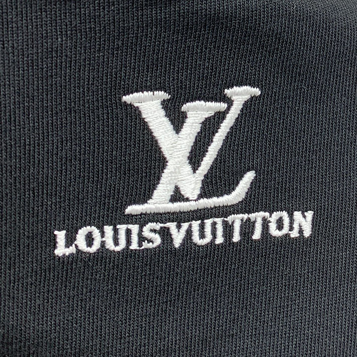 最高級ルイヴィトンスーパーコピー服 Louis Vuitton LVロングスリーブTシャツ ブラック 2524769 ルイヴィトン Tシャツ 新作 - 画像 (4)