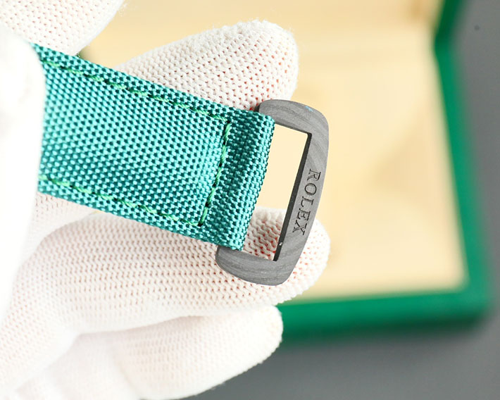 最高級ロレックススーパーコピー デイトナ Desert Eagle Arabic カーボンファイバー 2523770 ロレックス デイトナ アイスブルー - 画像 (3)