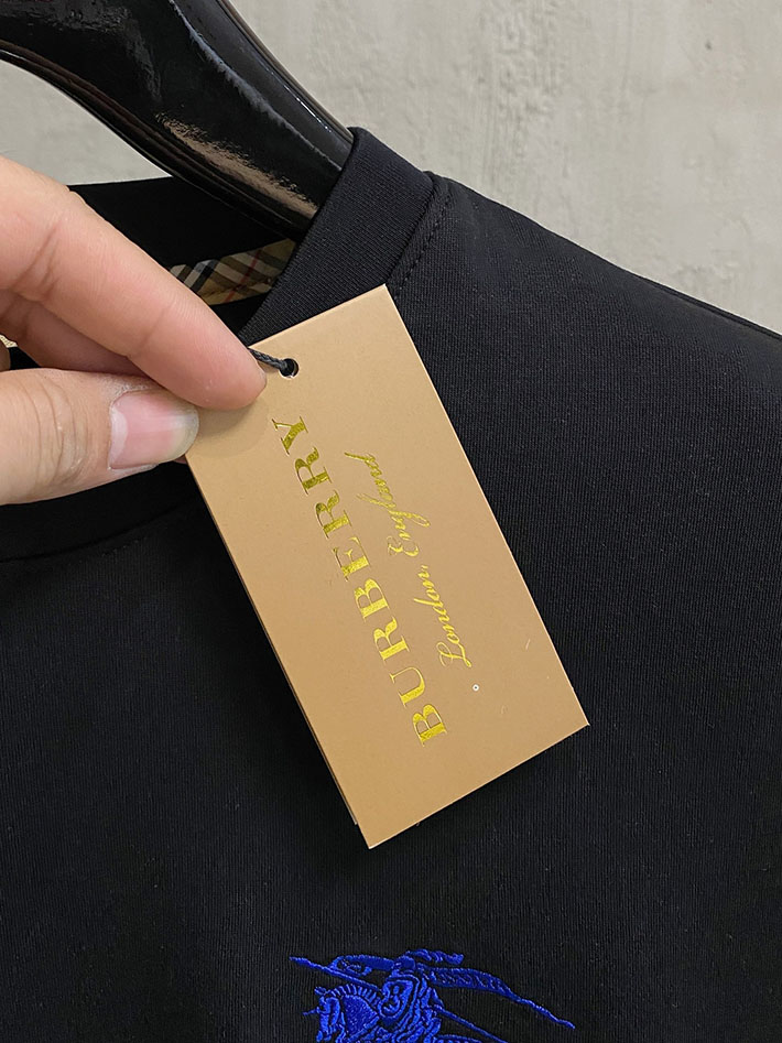 最高級バーバリースーパーコピー BURBERRY ロゴプリント 長袖スウェットトレーナー アイボリー ブラック 2524857 バーバリー トレーナー メンズ - 画像 (6)